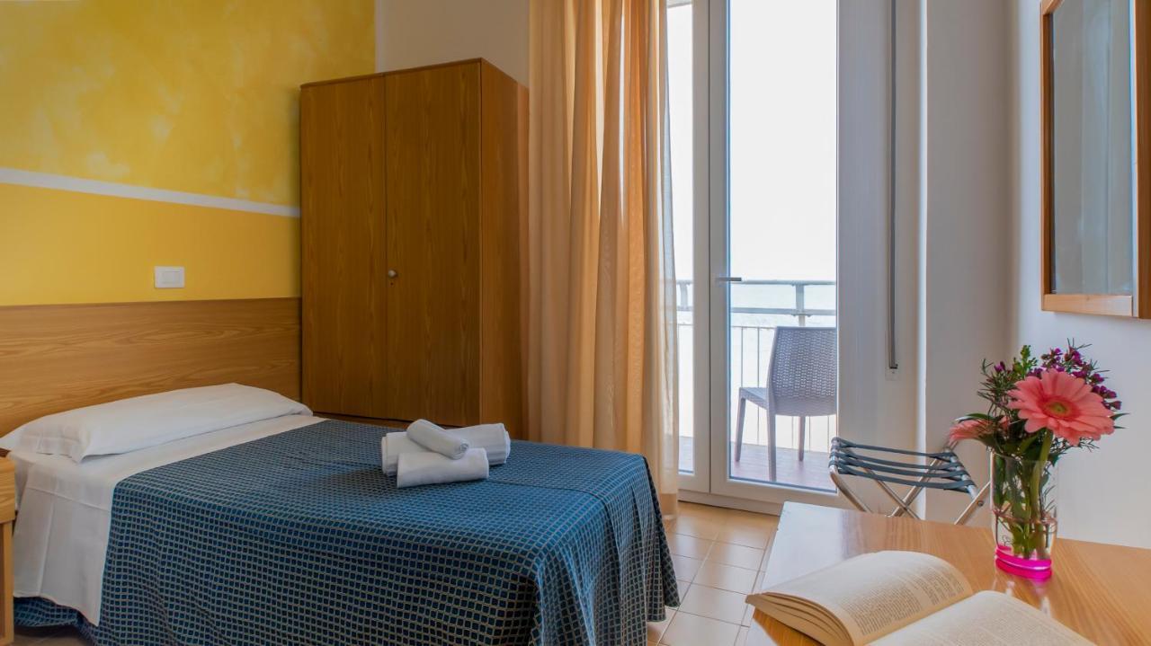 Hotel President'S 페자로 외부 사진