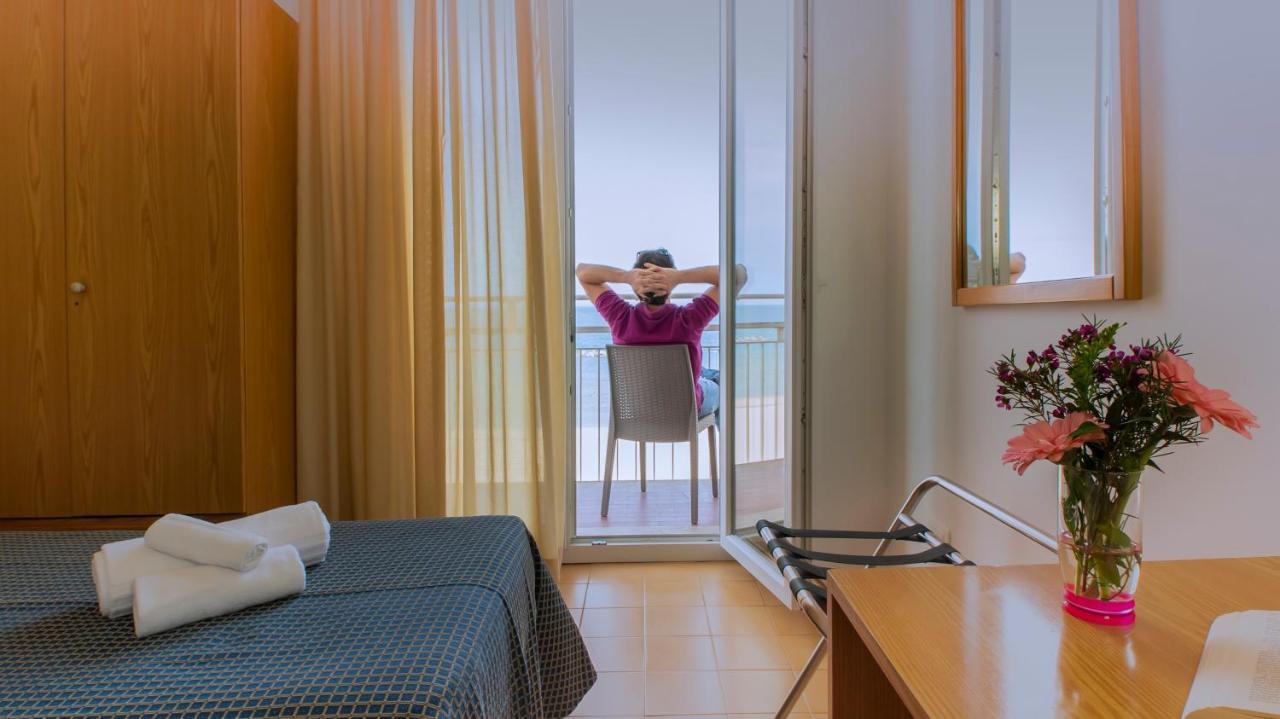 Hotel President'S 페자로 외부 사진