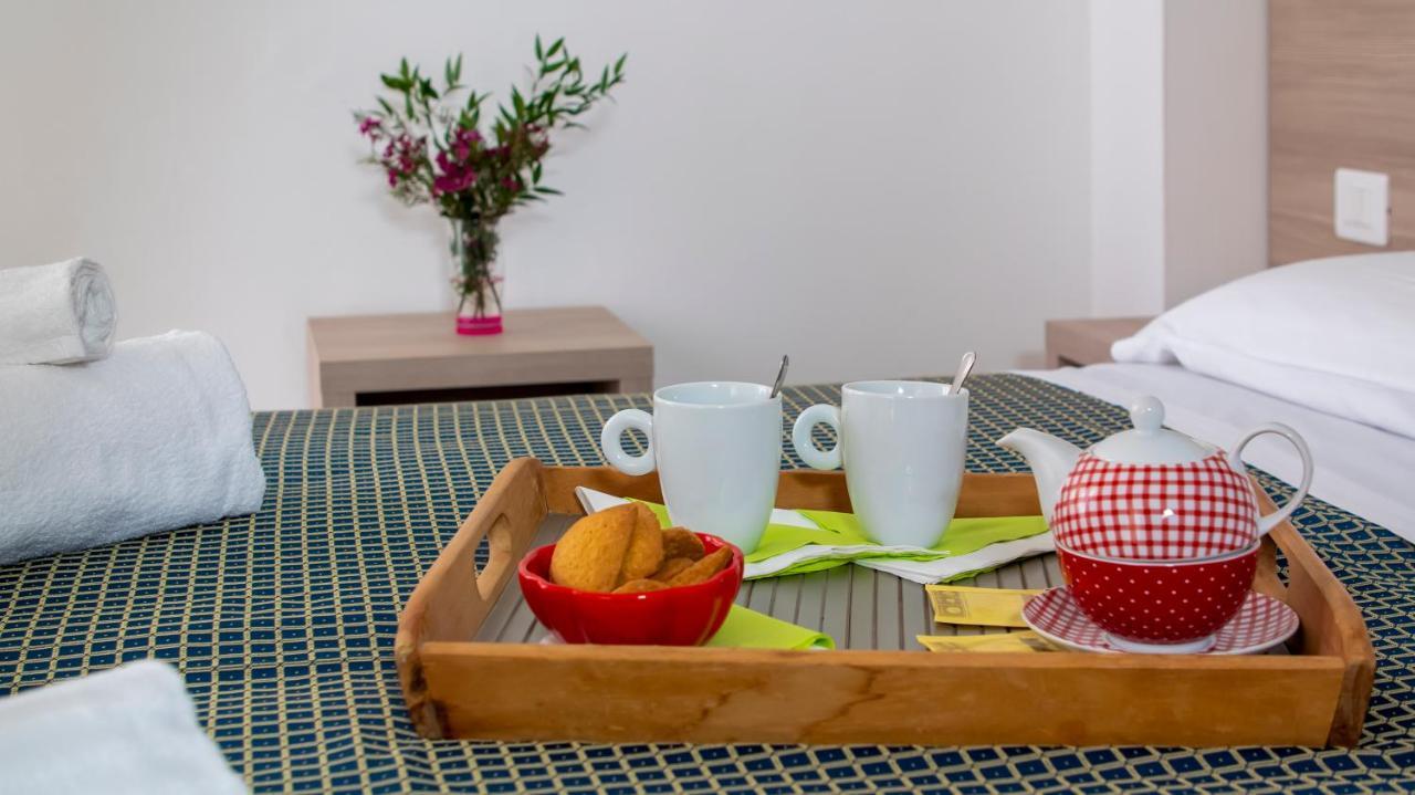 Hotel President'S 페자로 외부 사진